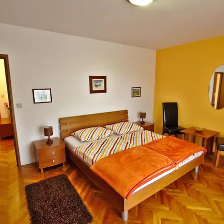 Guest house And Irena